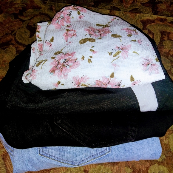 Clothes :) - Picture 3 of 6